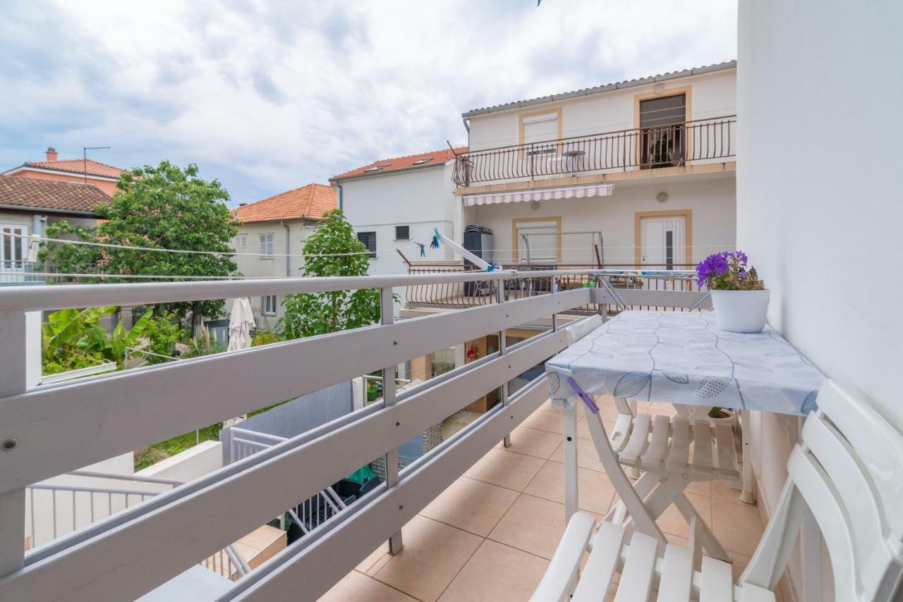 Emma & Toni Apartment Biograd Na Moru Ruang foto